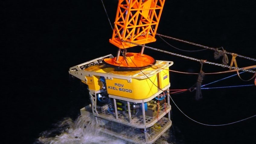 Marine Reaearch Infrastructures: The scientific diving robot ROV KIEL 6000 of GEOMAR is lowered into the sea from a research vessel