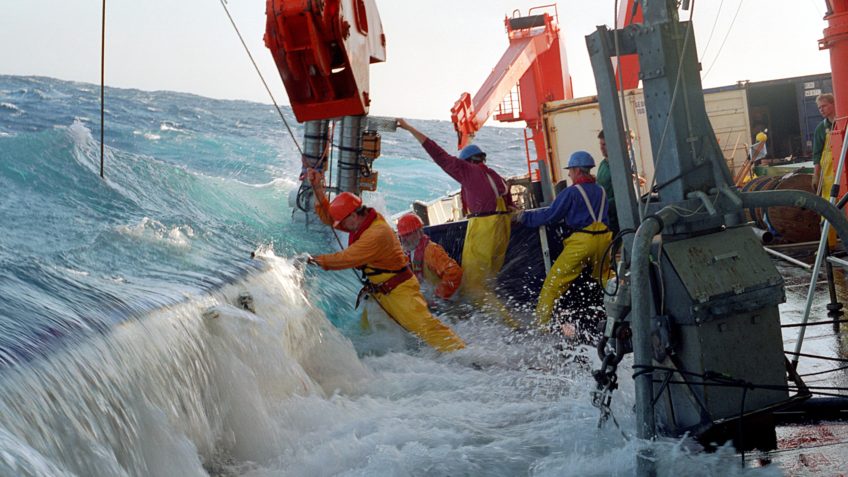 Marine Reaearch Infrastructures: A large wave spills over the side of a research vessel