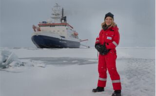 Antje Boetius, Direktorin des Alfred-Wegener-Instituts und Fahrtleiterin von ArcWatch-1 im Nordpolarmeer während der Expedition ArcWatch-1.